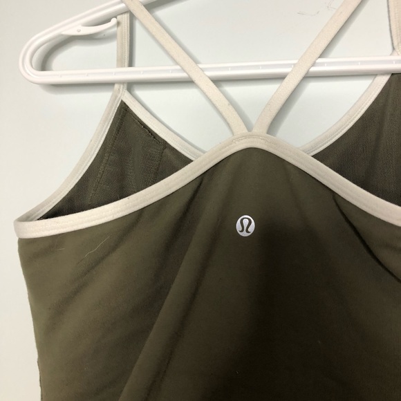 Green lulu top - Picture 8 of 10